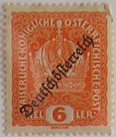 Francobollo soprastampato Deutsch Osterreich. Francobollo emesso nel 1918.