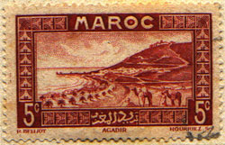 La costa e la citt di Agadir. Francobollo emesso nel 1933.